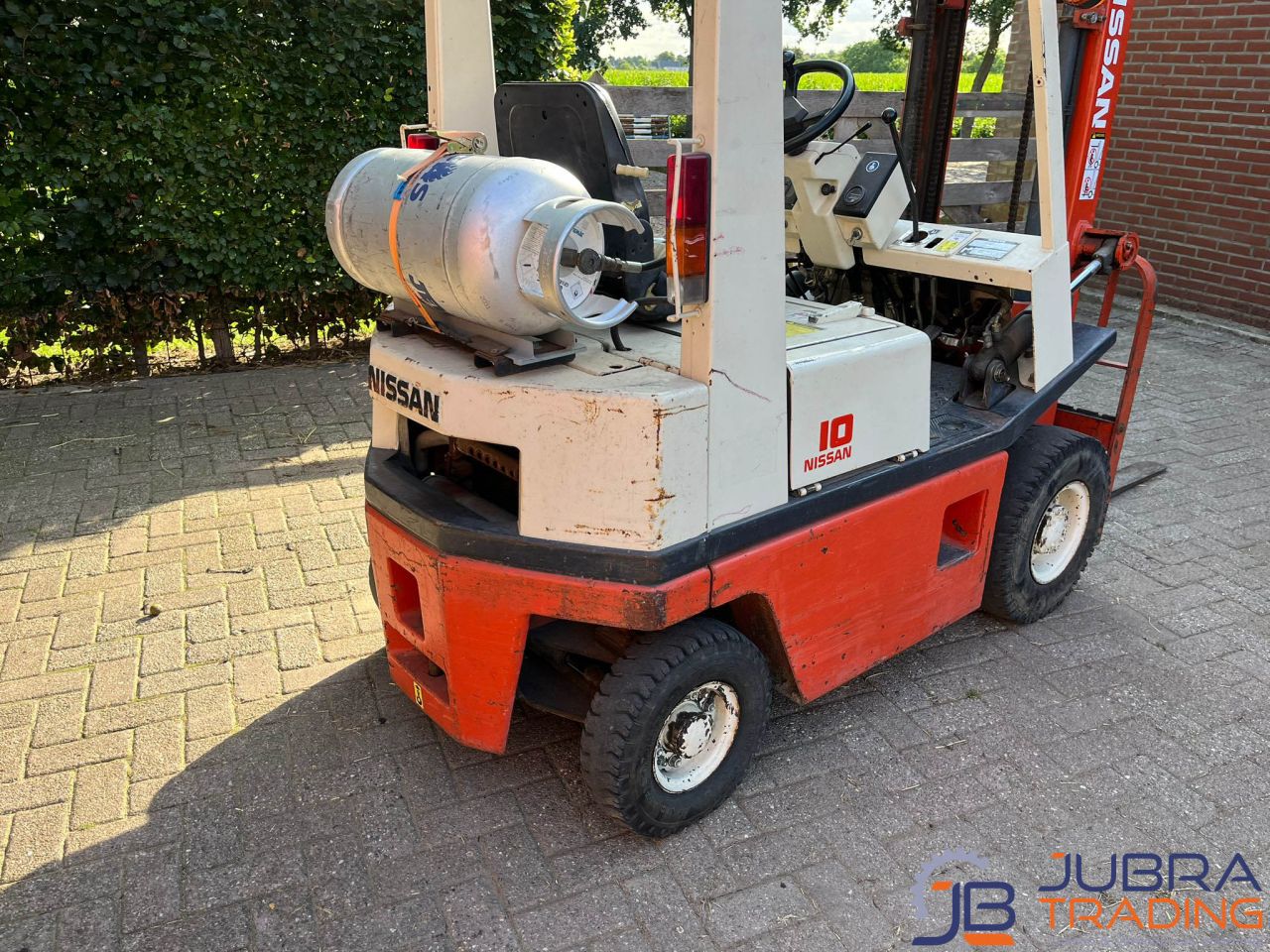 Nissan H01A18U LPG heftruck | 1400 kg | Duplomast | 8048 uur |