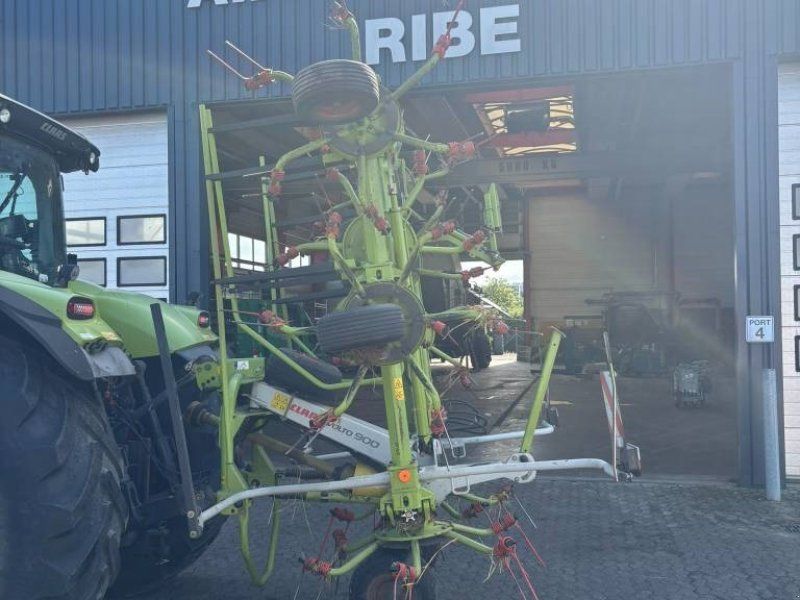 Claas Volto 900