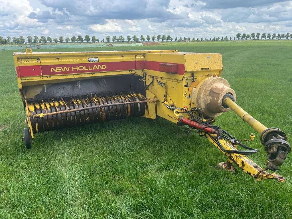 New Holland 945