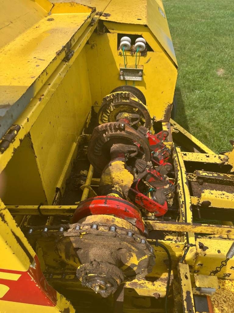 New Holland 945