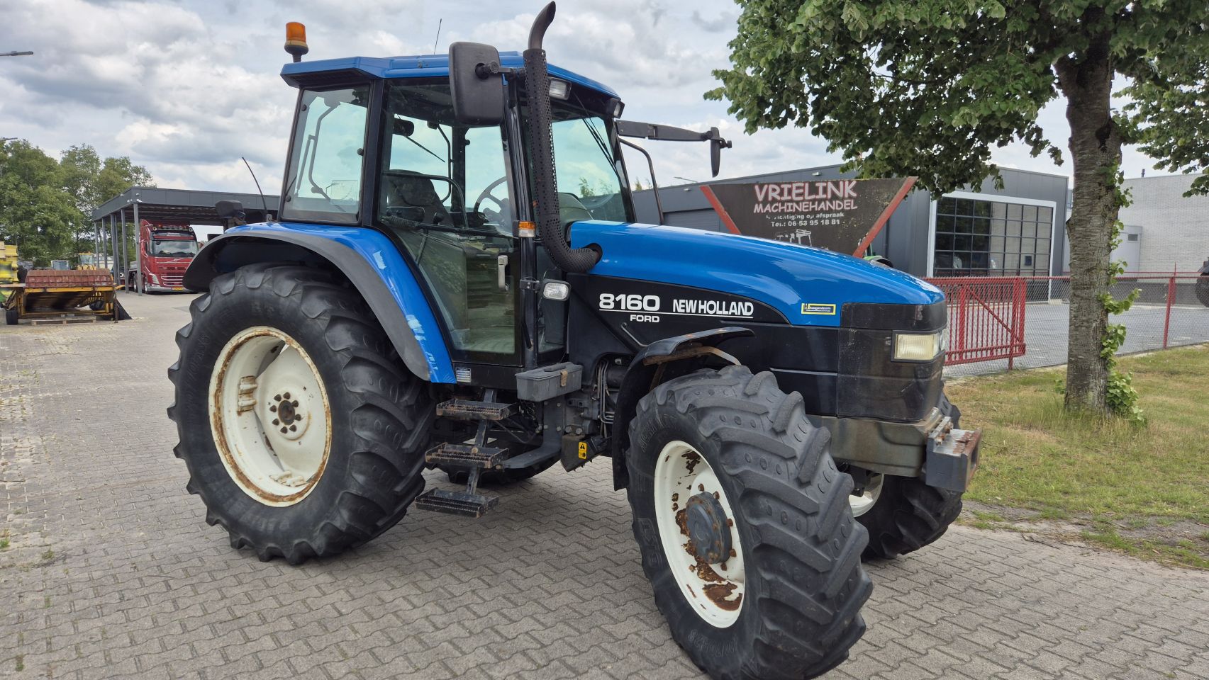 New Holland 8160 RC met Airco en Kruip