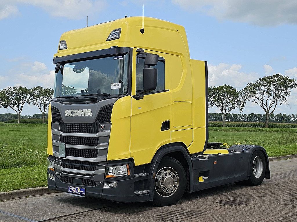 SCANIA S450 skirts 2x tank ret.