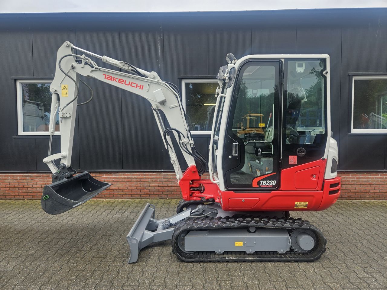 Takeuchi TB230 - 2350 uur