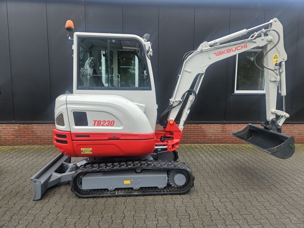 Takeuchi TB230 - 2350 uur