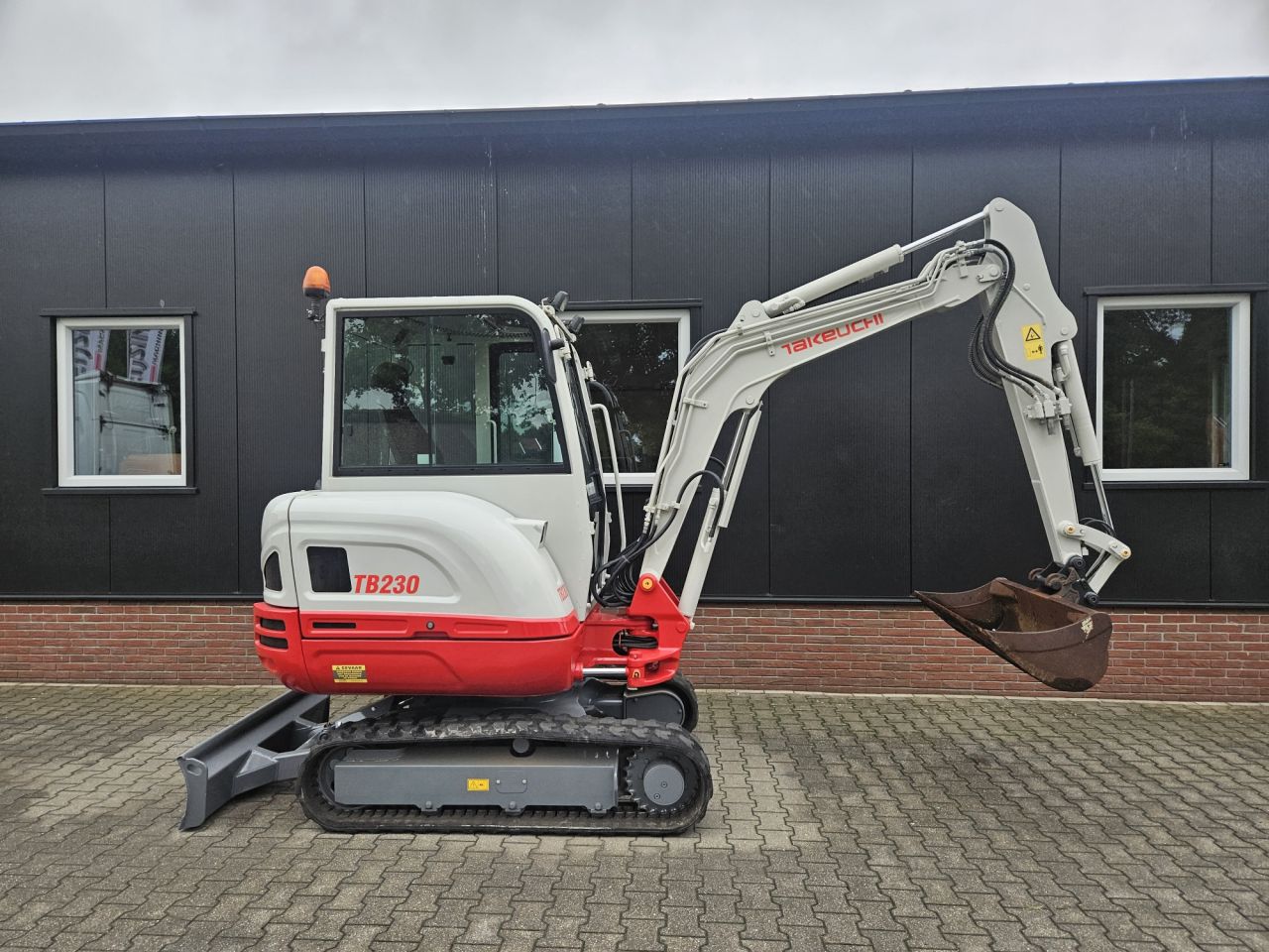 Takeuchi TB230 - 3000 uur