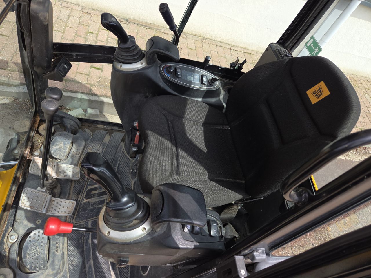JCB 8018 minigraver