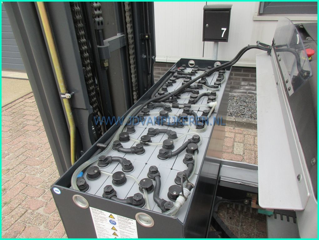 Still FM-X17 2680uur accu90%+triplex7.1m+sideshift
