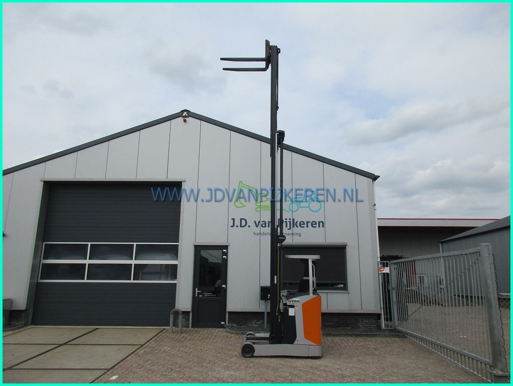 Still FM-X17 2680uur accu90%+triplex7.1m+sideshift