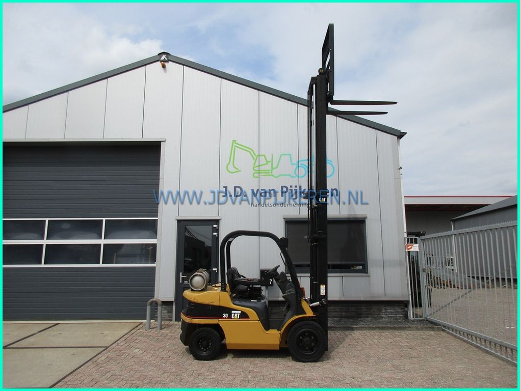 Caterpillar GP30N 3000kg LPG 4176uur HH4.5m+sideshift
