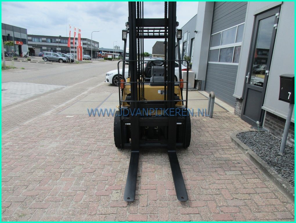 Caterpillar GP30N 3000kg LPG 4176uur HH4.5m+sideshift