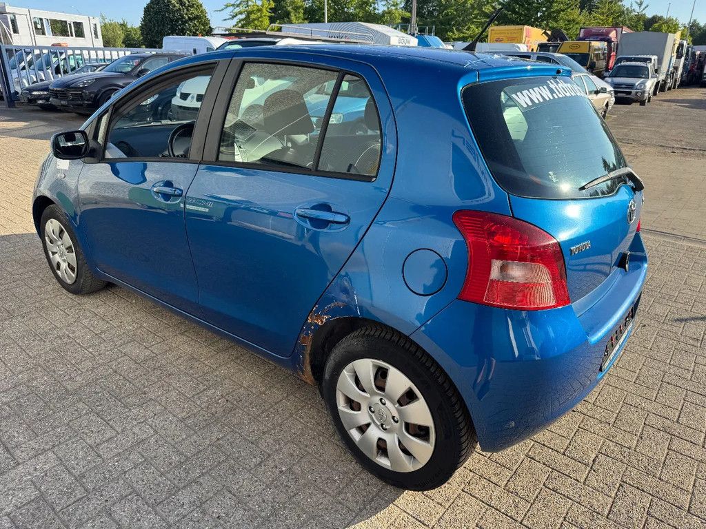 Toyota Yaris **PETROL-ESSENCE-AC**