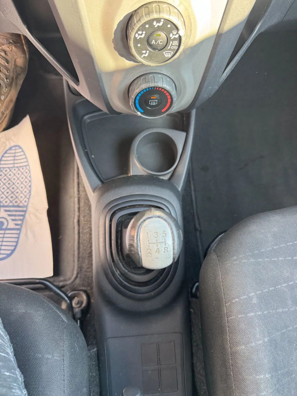 Toyota Yaris **PETROL-ESSENCE-AC**