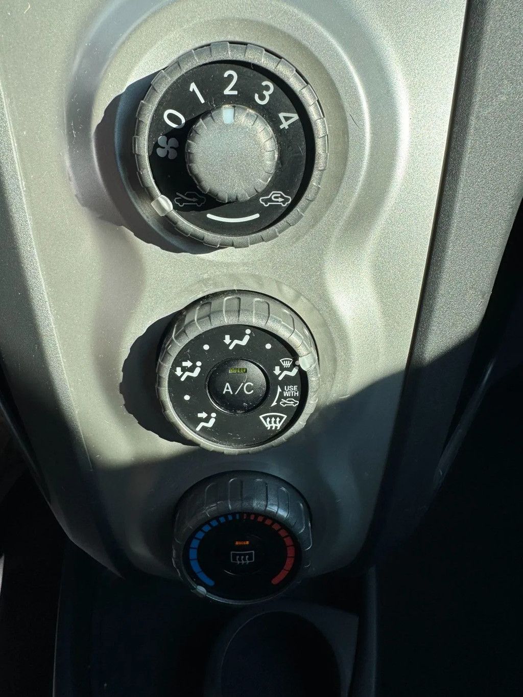 Toyota Yaris **PETROL-ESSENCE-AC**