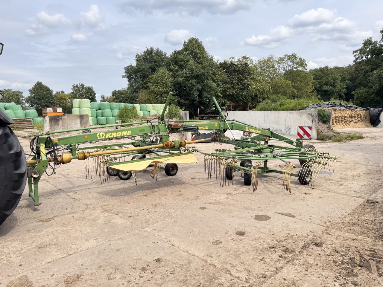 Krone Swadro 810 zij-afleg hark zweeler