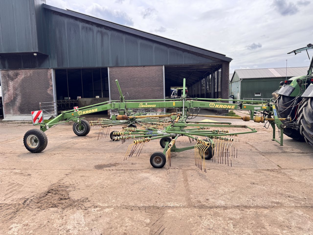 Krone Swadro 810 zij-afleg hark zweeler