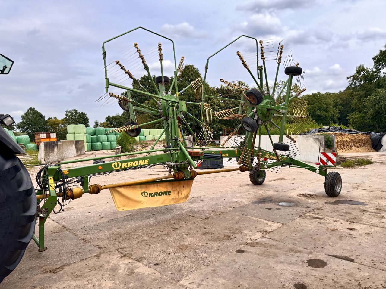 Krone Swadro 810 zij-afleg hark zweeler