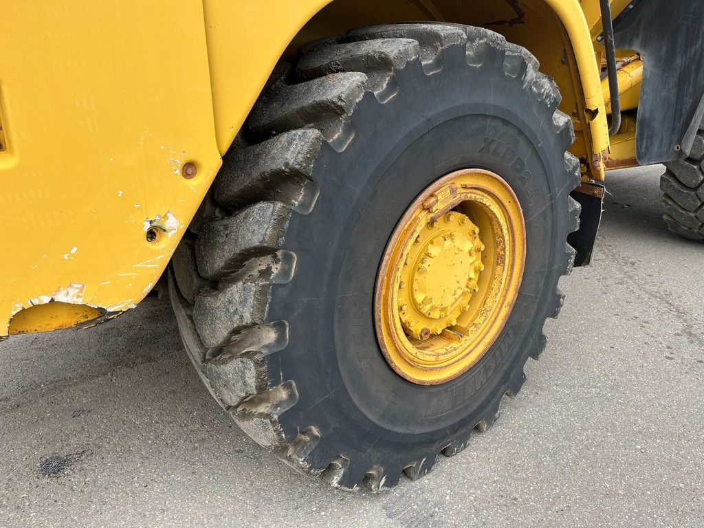 Caterpillar 730