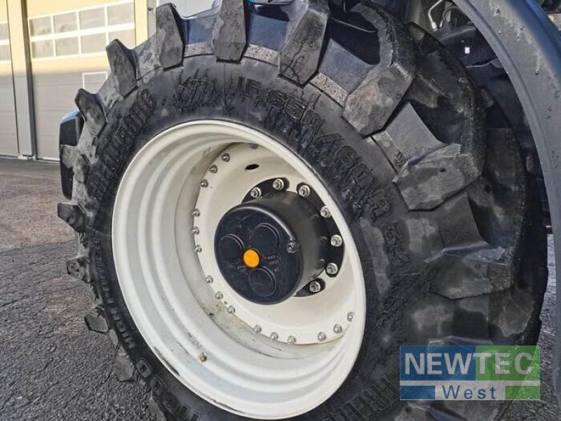 New Holland T 8.435 GENESIS PLMI AUTO COMMAND