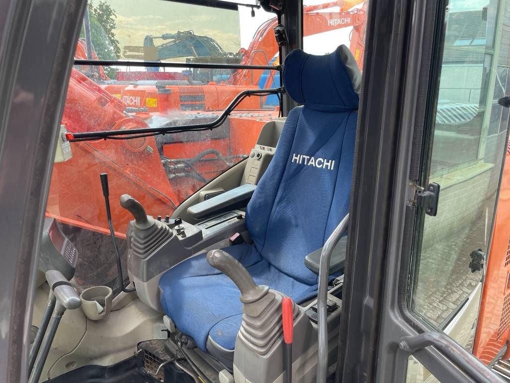 Hitachi Zaxis ZX135US-3