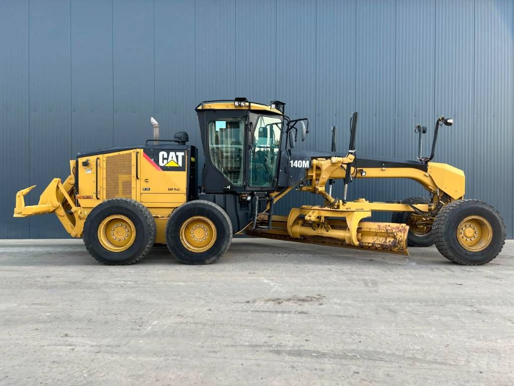 CAT 140M