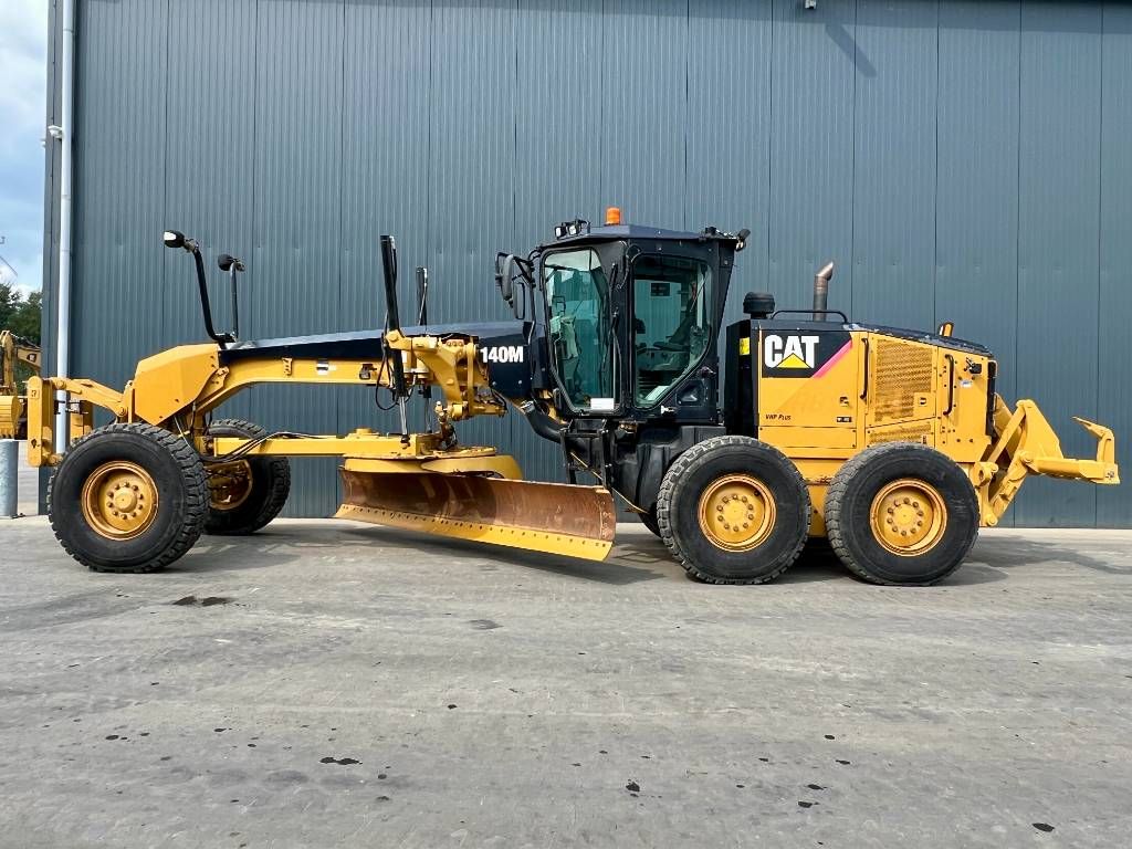 CAT 140M