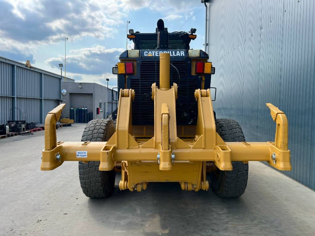 CAT 140M