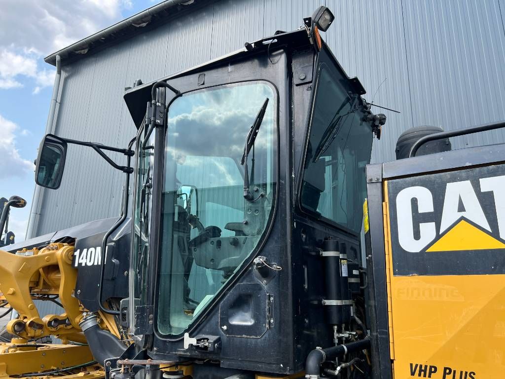 CAT 140M