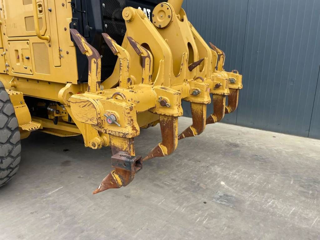 CAT 140M3