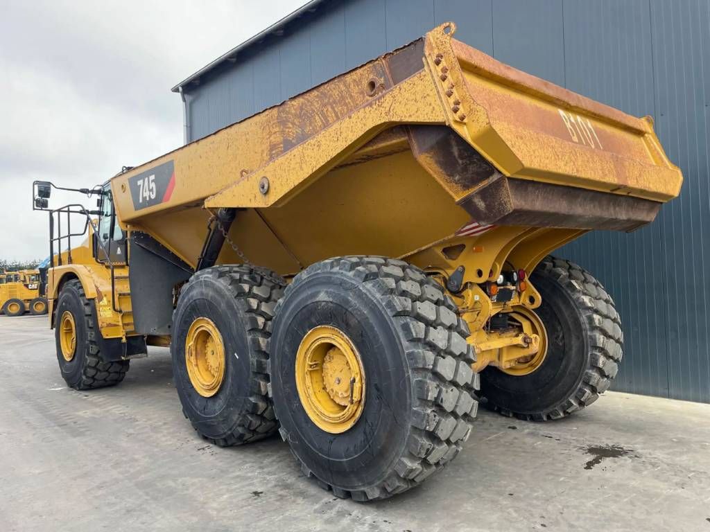 CAT 745 04A NEW TYRES