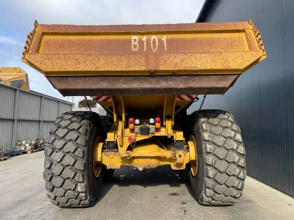 CAT 745 04A NEW TYRES