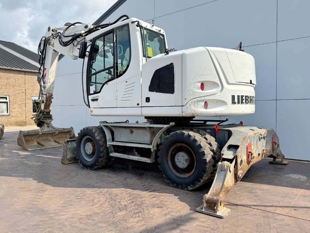 Liebherr A918 Compact - 4 Buckets / Triple Boom / Auto Lube