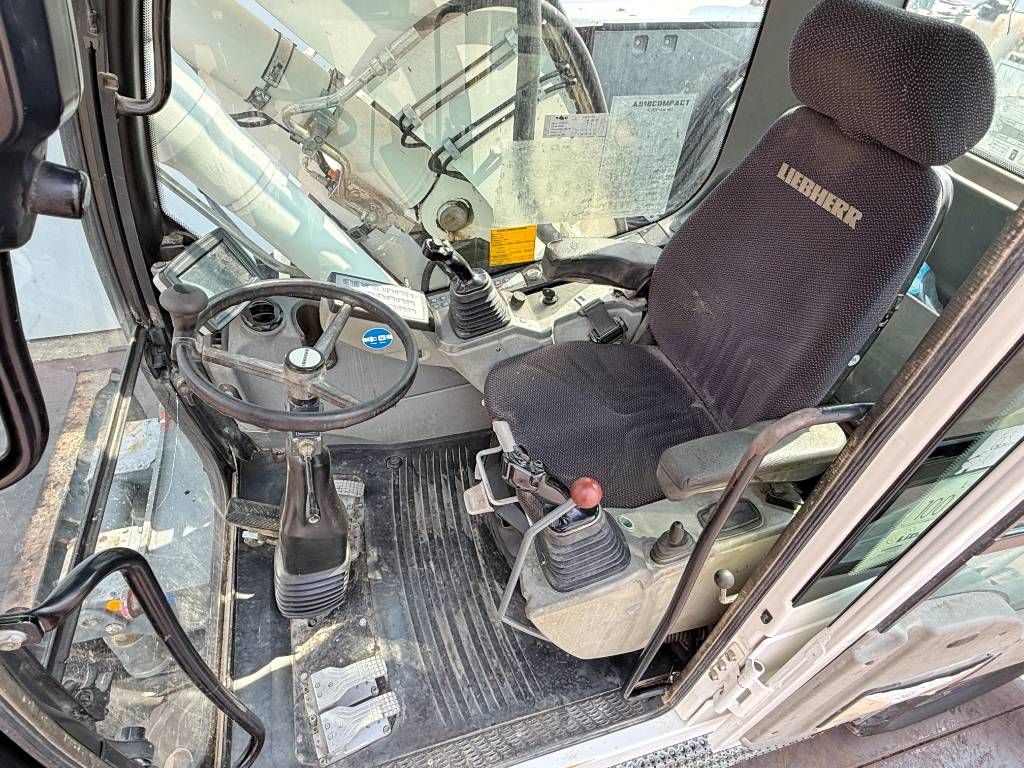 Liebherr A918 Compact - 4 Buckets / Triple Boom / Auto Lube