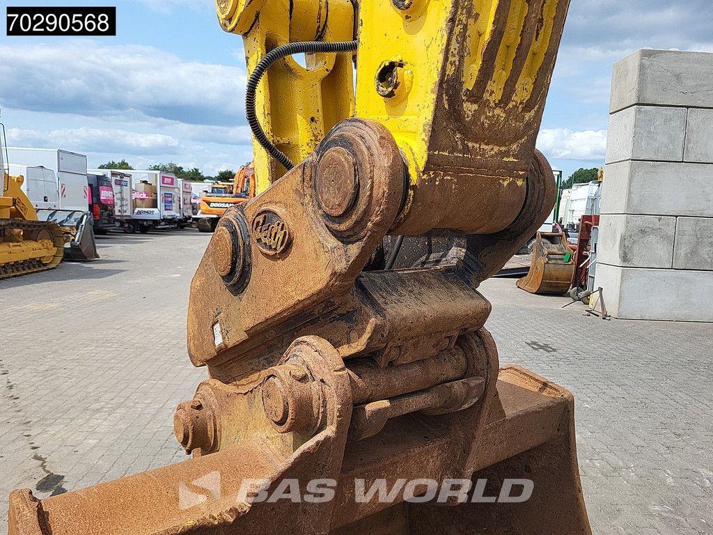 Komatsu PC240 LC-10