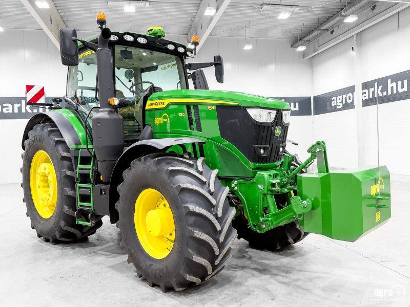 John Deere 6R 250