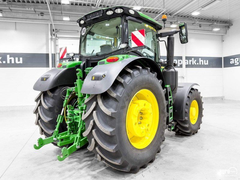 John Deere 6R 250