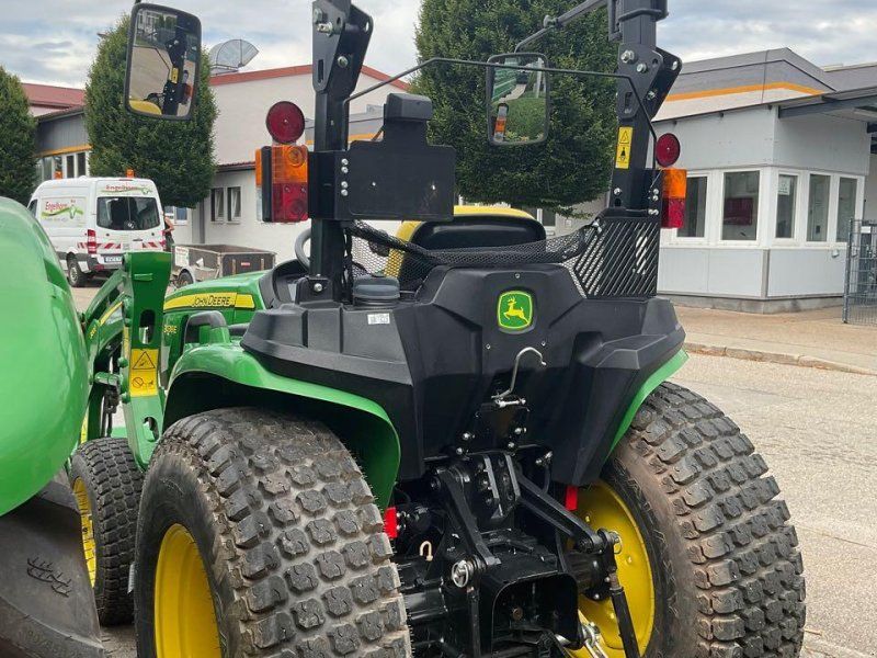 John Deere 3038 E