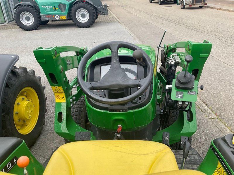 John Deere 3038 E
