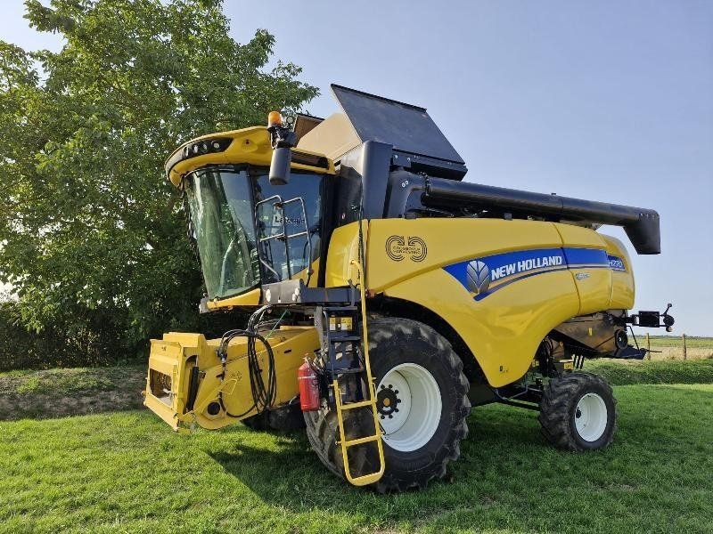 New Holland CH7.70