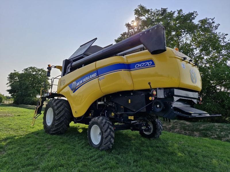 New Holland CH7.70