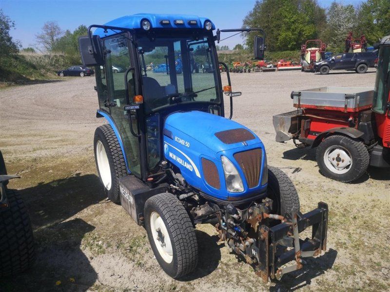 New Holland BOOMER 50 HST