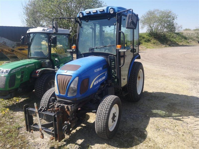 New Holland BOOMER 50 HST