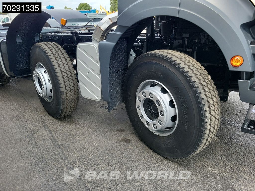 MAN TGS 41.400 8X4 New 8x4 chassis Engine PTO Steelsuspension Big-Axle Manual Euro 2