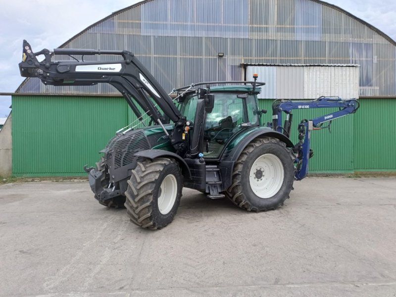 Valtra N154 Active mit Forstausrüstung