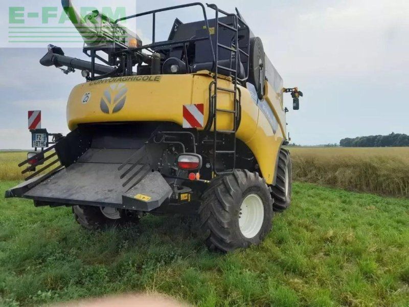 New Holland cr 8.80
