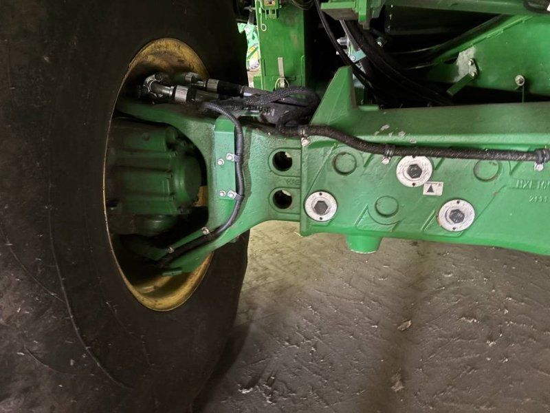 John Deere X9 1000