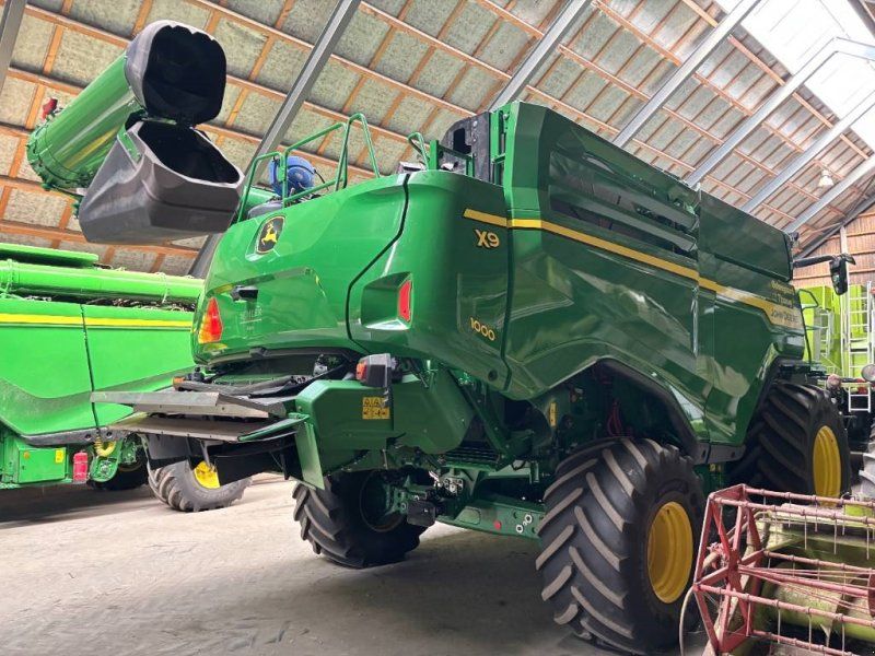 John Deere X9 1000