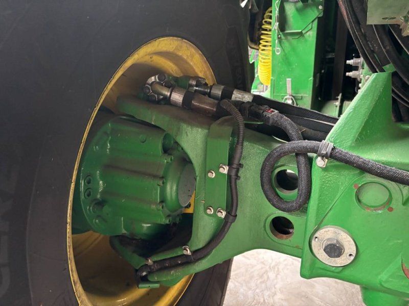 John Deere X9 1000