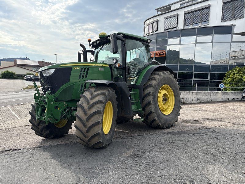 John Deere 6215R