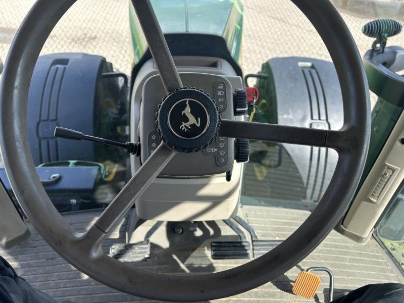 John Deere 8320R