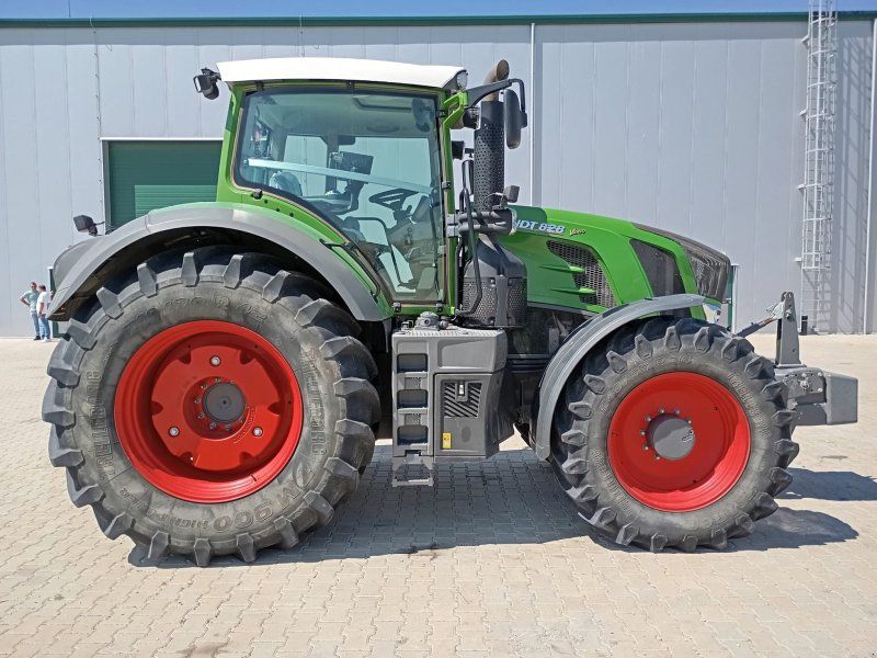 Fendt 828 Vario S4 Profi Plus